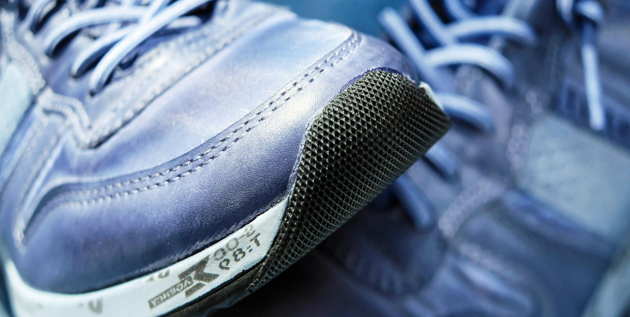  Memory foam vs softshell - nowoczesne technologie w produkcji butów sportowych