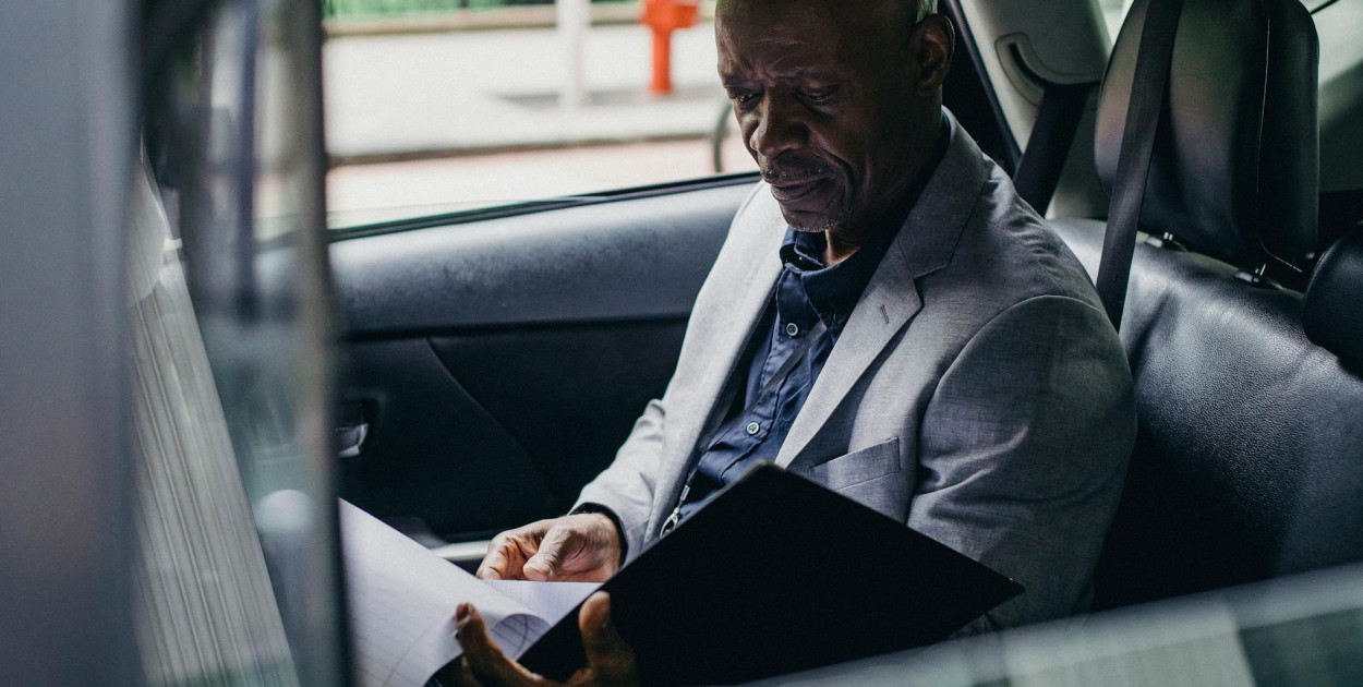 Jak Szybko Załatwić Pośrednictwo w Rejestracji Pojazdów: Poradnik 2025