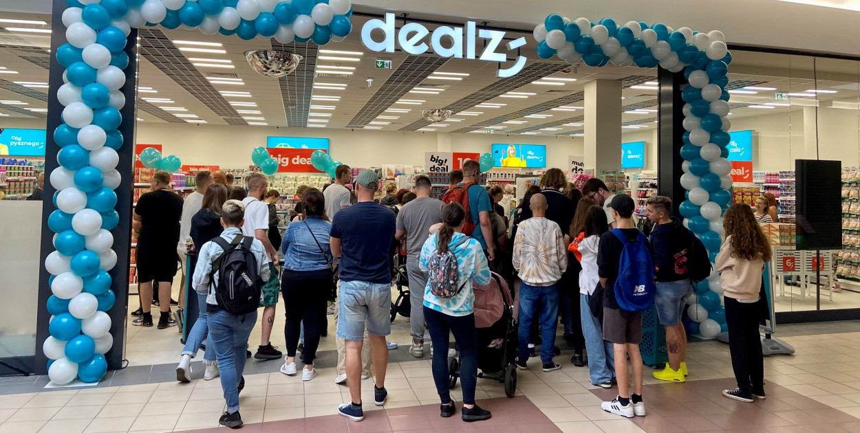 Sklep Dealz w Atrium Kasztanowa