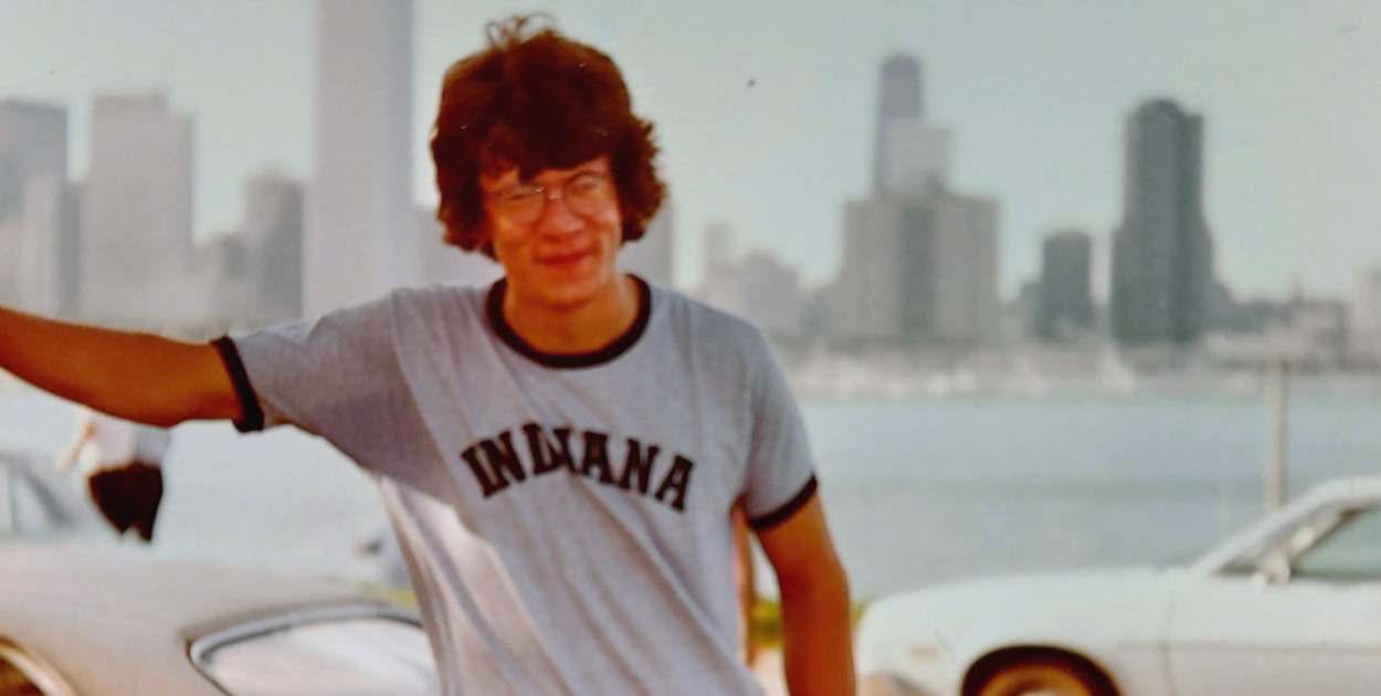 Młodziutki Sławek Wierzcholski na tle bluesowego Chicago