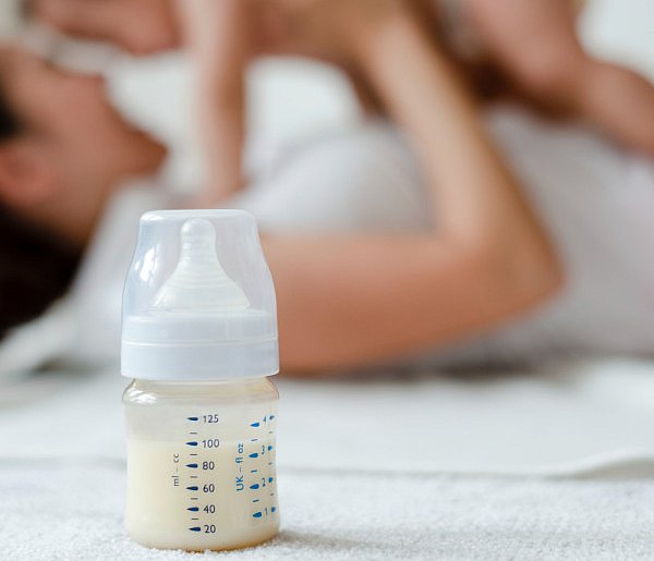 Groźna bakteria w mleku dla niemowląt. Nie podawaj dzieciom!-31893