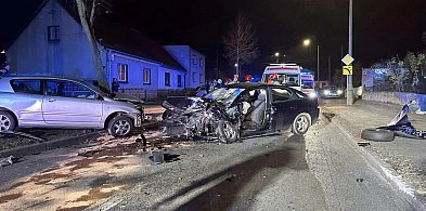 Wypadek na Margonińskiej w Szamocinie. Osoba zakleszczona w aucie-35956