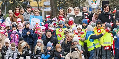 Stanęli razem do hymnu! I jak zaśpiewali!!!-36070