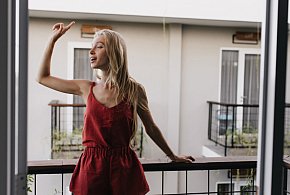 Na balkonie nie wszystko wolno. Te błędy mogą sporo kosztować-40024