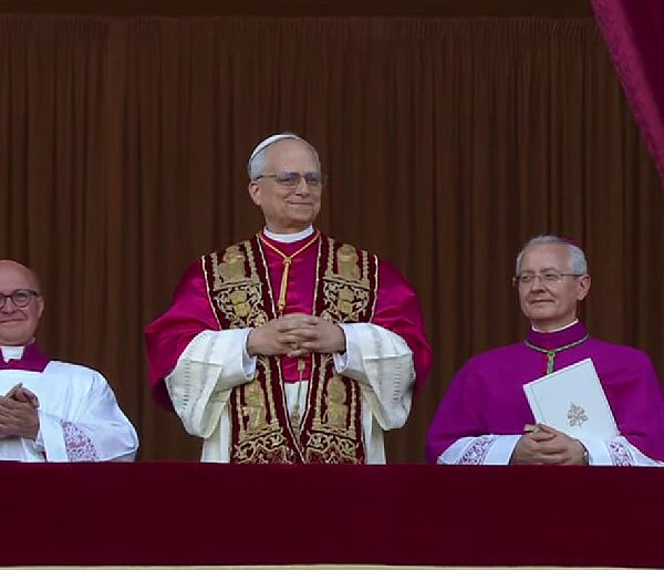 Nowy papież ukazał się światu. Takie przyjął imię!-40252