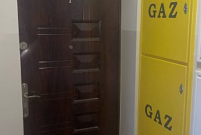 „Śmierdziało od trzech dni”. Zwłoki w mieszkaniu przy ulicy Karpackiej-41171