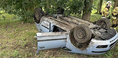 Wypadł z drogi i dachował-41469