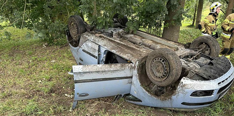 Wypadł z drogi i dachował - 41469