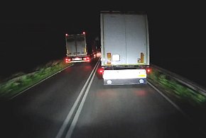 Wariat za kierownicą! Zobaczcie, jak jechał ten drogowy pirat!-41522