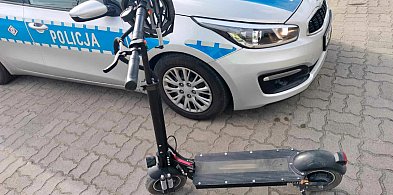 Jechał drogą krajową nr 10 hulajnogą i… z psem-41749