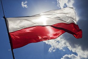 Flaga i hymn na nowo? Rząd chce korekty przepisów dot. symboli narodowych-41775