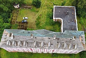 Kradli przez wiele miesięcy. Ogołocili z miedzi pół dachu Pałacu Sapiehów -41965