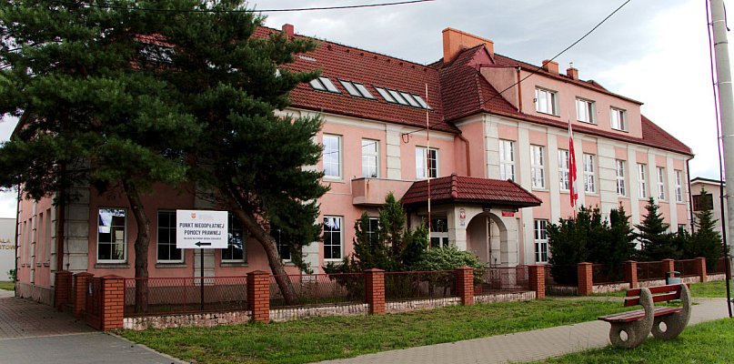 Co dalej z byłym gimnazjum w Osieku nad Notecią? Burmistrz Piszczek ma plan - 42132