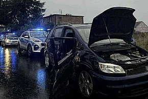 Wypadek osobówki. Jedna osoba w szpitalu-42213
