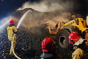 Zapaliła się hałda węgla. Dobrze, że blisko płynęła Gwda...-42622