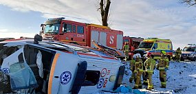 Wypadek karetki pogotowia. Nie żyje kierowca