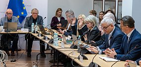 Dwie nadzwyczajne sesje - jedna po drugiej