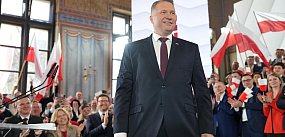 Jak za pomocą demokracji zniszczyć demokrację?