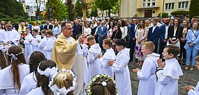 Pierwsza Komunia w kościele Świętej Rodziny w Pile