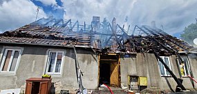 Pożar w Jastrowiu. Dwie rodziny straciły dach na głową