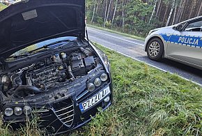Jechał do dziewczyny. Przez promile skończył w rowie-43267