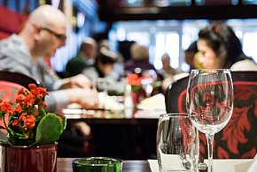 Posłowie chcą zmian w restauracjach. Gratis dla każdego gościa-43433