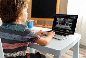 Popularni influencerzy mogą mieć kłopoty. Treści dla dzieci budzą kontrowersje-44717