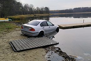 Samochód skończył w jeziorze, a kierowca w celi-44873