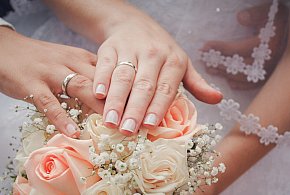 40 tys. zł za ślub i dziecko. PiS chce zachęcać do małżeństw i rodzicielstwa-45055