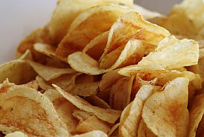 Podatek tłuszczowy uderzy w przekąski? Posłowie pokazują projekt-45457