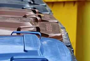 Fioletowe worki na odpady. Oto, co powinno tam trafiać-46209