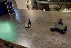 Wrócił do pubu z bronią naładowaną ostrą amunicją-46243