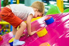 Zostawiasz dziecko w sali zabaw? Urząd wykrył poważne uchybienia-46336