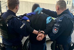 Impreza z rozbojem. Bili go, kopali, ogolili głowę