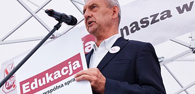 ZNP ostro reaguje na stanowisko MEN ws. godzin ponadwymiarowych. To kuriozum!-43984