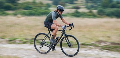 Koszulka kolarska od A do Z: jak dobrać ją do jazdy i sylwetki?-44447