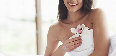 Codzienna troska o zdrowie intymne kobiety - sprawdź jak wykonywać ją poprawnie-44903