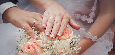 40 tys. zł za ślub i dziecko. PiS chce zachęcać do małżeństw i rodzicielstwa-45055