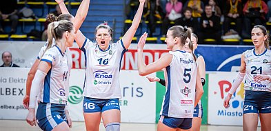 Mikołajki jak marzenie! 3 punkty siatkarek-45381