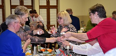 W Strzelcach podzielili się opłatkiem-45636