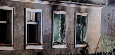 Wyniesiono ją z płonącego mieszkania w ostatniej chwili. Potrzebna pomoc!-46075