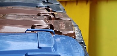 Fioletowe worki na odpady. Oto, co powinno tam trafiać-46209