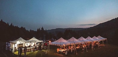 Namioty cateringowe – kiedy smak, atmosfera i przestrzeń spotykają się pod jednym