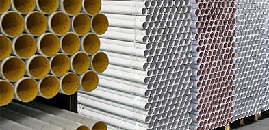 Rury papierowe i ich zastosowanie w branży tekstylnej - Jak wspierają produkcję...