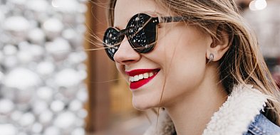 Okulary reklamowe – praktyczny gadżet firmowy na nadchodzącą wiosnę