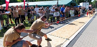 Mundurowi staną do przeciągania liny