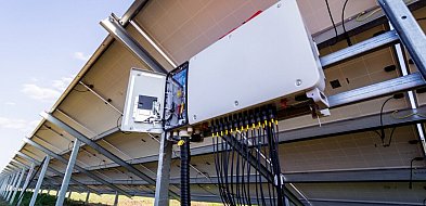 Zalety inwerterów hybrydowych Solax w instalacjach domowych