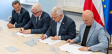Powiat Pilski: Umowa podpisana. 11 kilometrów dróg do modernizacji