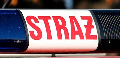 Stoczyła się autem do wody. Nie potrafiła się z niego wydostać
