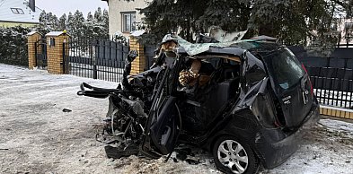 Zderzyli się z tirem. Nie żyje matka i 4-letnia córka. Tyle zostało z osobówki...